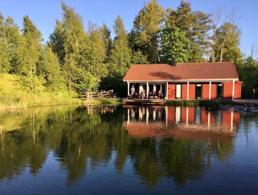 Lodge by the river